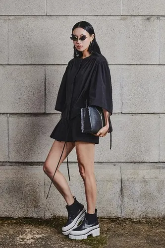 2022 S/S 서울패션위크 두칸 컬렉션에서 선보인 마잇의 아트백 시크 시리즈