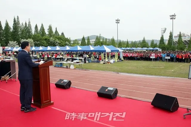 허성무 창원시장이 '이통장 한마음 다짐대회'에서 개최사를 하고 있다. (사진_창원시)