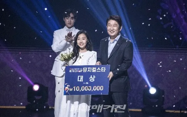 '뮤지컬 스타 시상식' 대상 김태희 권영진 대구시장