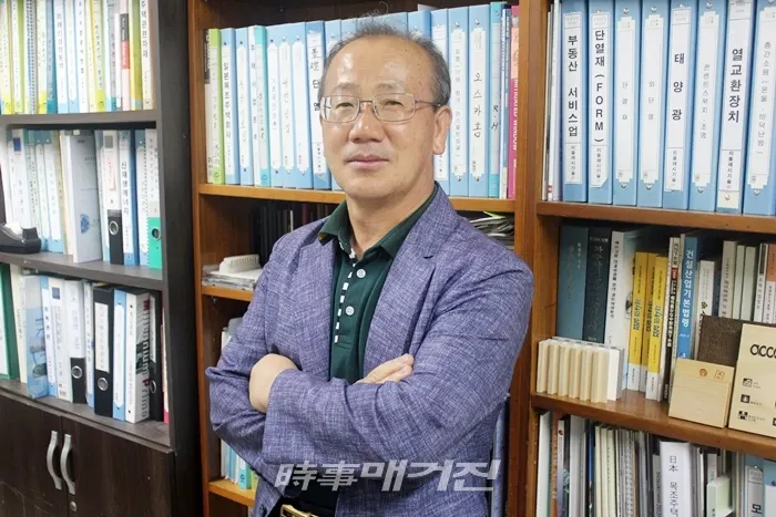 “오늘에 안주하지 않고 앞으로도 더욱 기술개발에 매진하고 성실한 자세를 견지하며, 국내뿐만 아니라 해외의 시설물 유지보수분야에서도 맹활약하는 전문기술개발회사로 거듭 성장하기 위해 최선의 노력을 다할 것이다”고 말하는 이희원 대표.