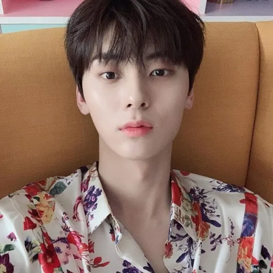 황민현 (사진=공식 인스타그램)