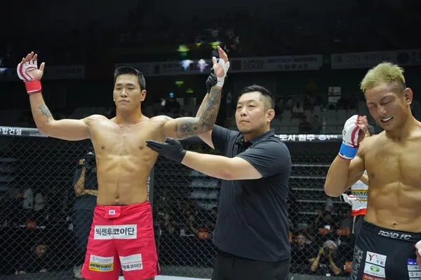 일본 챔피언을 이긴 박시원[사진_ROAD FC 제공]