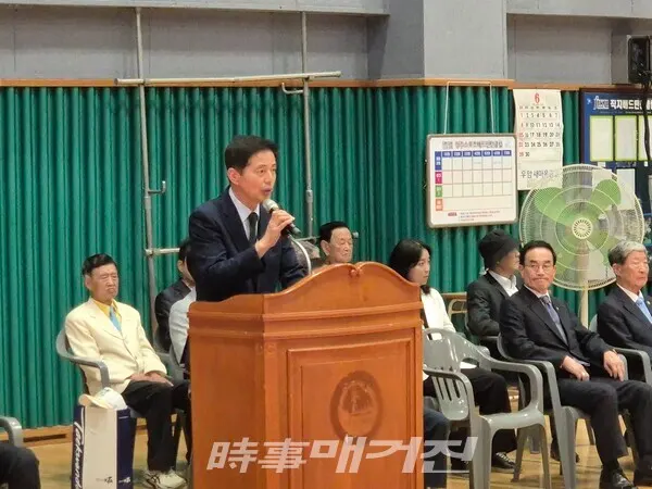 충청북도태권도협회 송석중 회장이 축사하고 있다. (사진_이성만 기자)