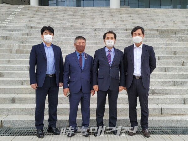 행사 준비에 박원우언론소통위원장, 김대동 전 나주시장, 박성수 위원장, 전홍진 정보특별위원장(우측부터)이 함께 했다(사진_지지선언 준비위원회).