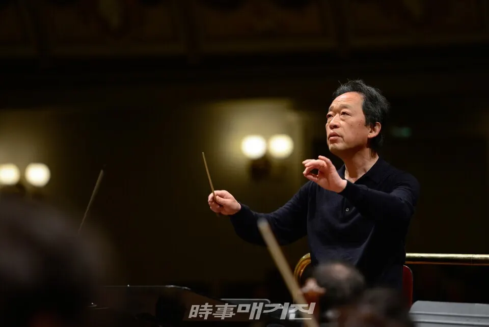 Myung-Whun Chung am Pult der Saechsischen Staatskapelle Dresden II _Matthias Creutziger
