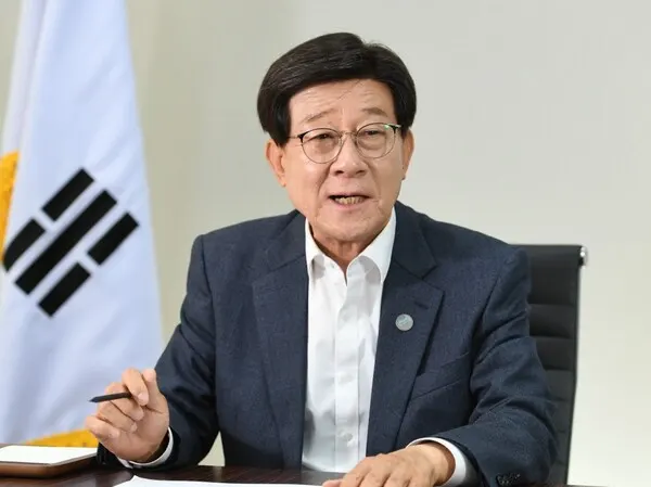 지난 19일 정종복 기장군수가 KG타원에서 열린 ‘2025 대한민국 지방자치단체 행정대상’ 개인부문 기초자치단체장상을 수상했다.(사진_기장군)
