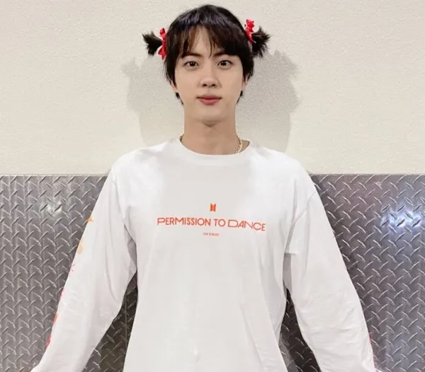 방탄소년단 진, 11주 연속 남자 아이돌 스타랭킹 2위(사진-진 인스타그램)