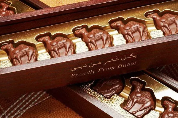 낙타 모형의 알 나스마 초콜릿 (사진_ Al Nassma Chocolate)