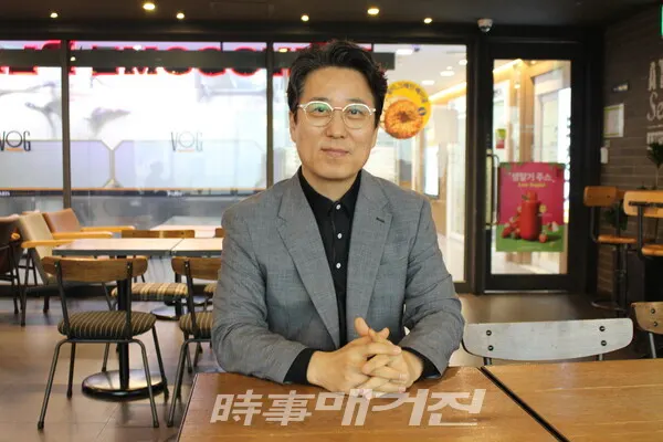 오늘날의 K-POP 비즈니스 교육 개척자로 오랜 기간 케이팝을 연구해 온 심희철 교수.