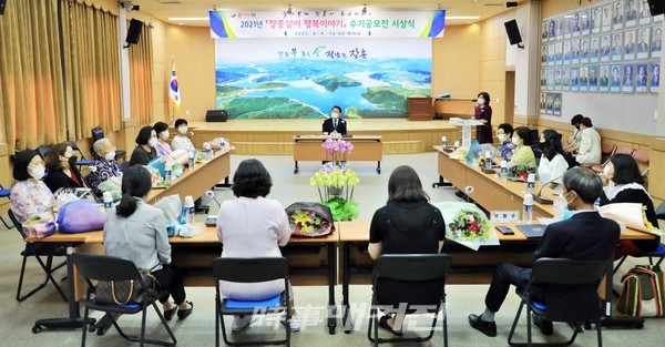 장흥군 “살아본께 장흥이 최고여라~” 수기공모전 시상식 개최(사진_장흥군청)