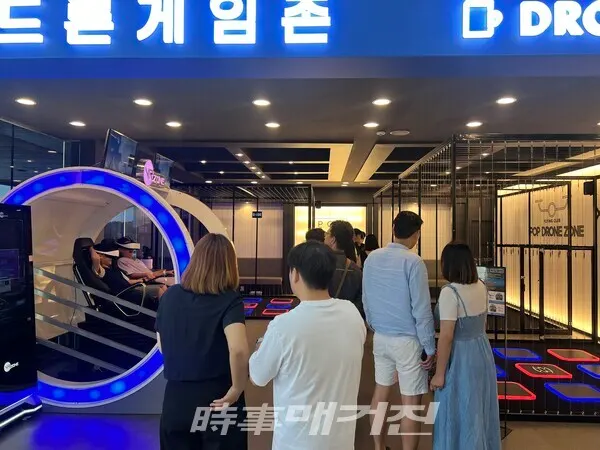 해당 드론 게임존에 있는 드론들은 드론 면허 자격증이 필요하지 않는 249g이하의 드론이며 실내에서 즐기는 드론이기 때문에 전혀 문제가 없다.(사진_드론팝)
