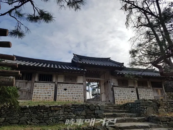당대 최고의 명재상인 맹사성(孟思誠, 1360~1438)과 최영 장군의 생애를 엿볼 수 있는 유적지.