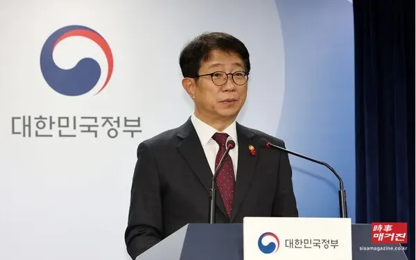 국토교통부는 보다 다양한 스마트도시 기술·서비스의 규제완화를 지원하기 위해 규제샌드박스 공모를 신설한다. 사진은 국토교통부 박상우 장관.(사진_뉴시스)