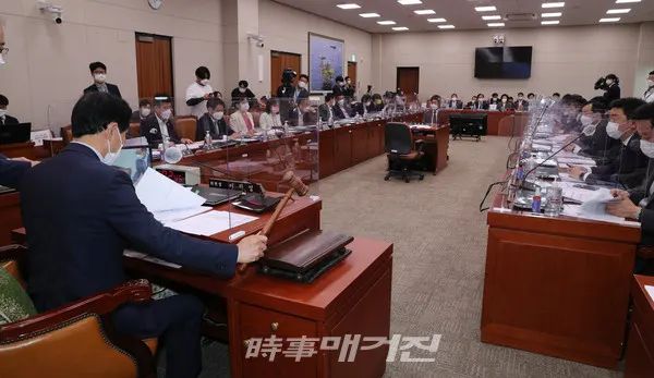 산업통상자원중소벤처기업위원회 전체회의가 16일 오후 국회에서 열리고 있다.(사진_국회)