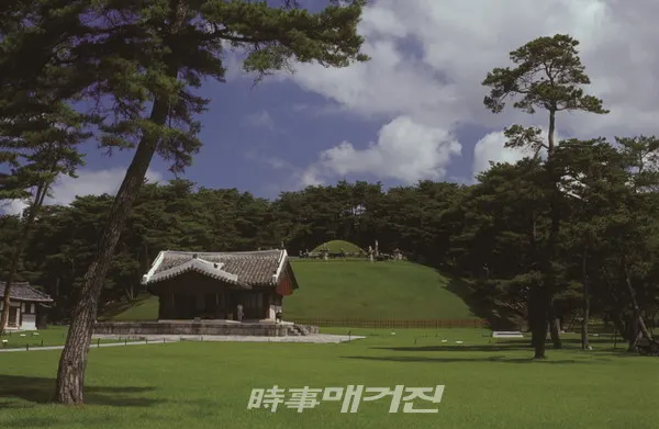 영릉은 세종대왕과 소헌왕후를 합장한 능이다.