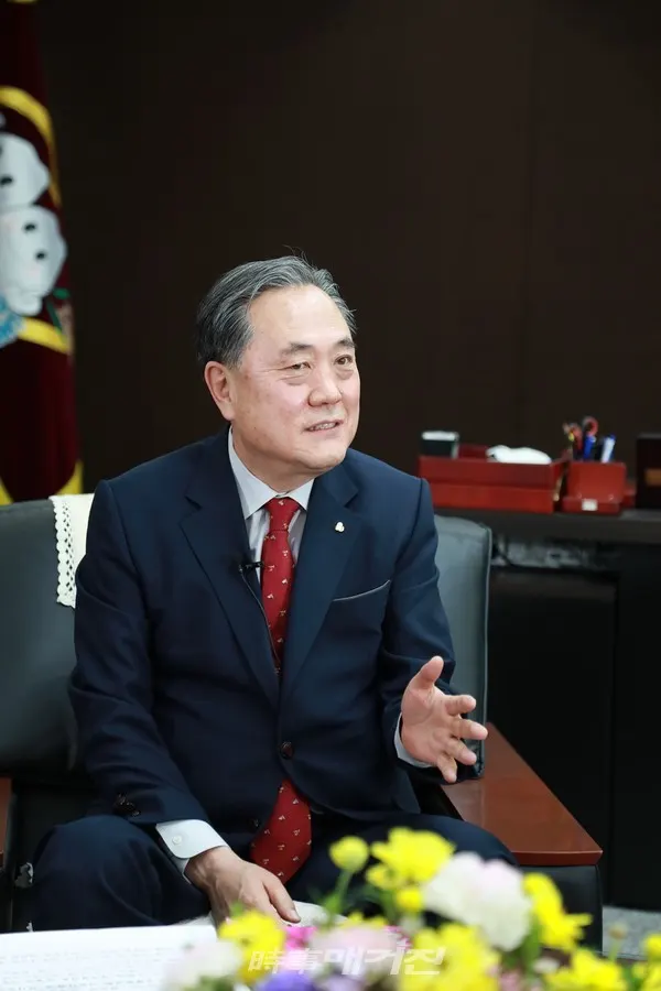 2018년 3월 새마을금고중앙회 제17대 회장으로 취임한 박차훈 회장