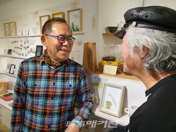 창의적 아이디어를 정책에 반영한 지방자치단체 중심의 귀납적 정책연구로 이끌어 한국문화예술 발전에 기여하기 위해 노력한다는 이관희 이사장.
