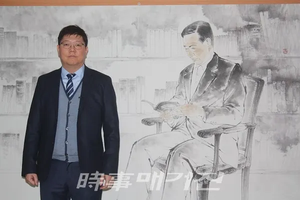평생을 그의 아버지인 김대중 前대통령 옆에서 지켜봐온 정치이기에 우리나라의 역사와 흐름에 대하여 그 누구보다도 깊이를 알 수 있다고 자신한다. / (사진 = 시사매거진)