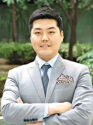 ▲ 자신의 이익보다는 최소한의 보험료로 고객에게 최상의 보장을 전한다는 일념으로 보험 설계를 한다.