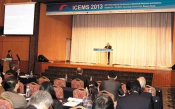▲ 백수현 교수는 지난 2012년 세계적인 IEC(국제전기기술위원회)의 CAB(적합성 정책이사회) 이사로 선출되는 쾌거를 이뤘다.