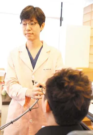 ▲ 코아이비인후과는 환자의 상태에 따라 전문 의료진이 정확하게 검진하고 상태를 파악해 재발 없는 치료를 목표로 최선을 다하고 있다.