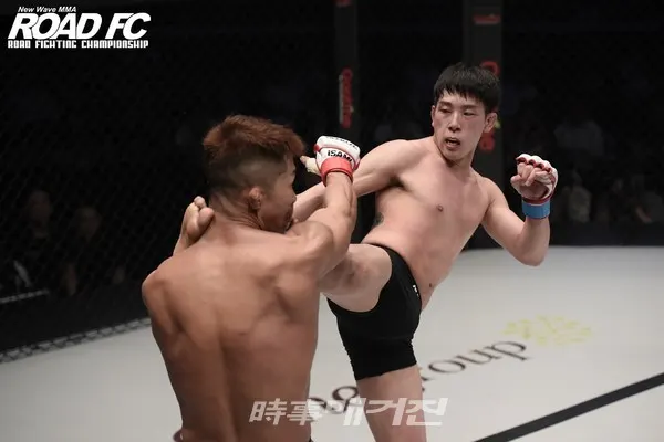 양지호 선수 경기장면(사진_ROAD FC)