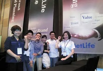 ▲ 진미경 FSR의 차별화된 장점 역시 고객을 위하는 마음가짐이다. 진심과 실력을 두루 갖춘 FSR로서 오래 일하고 싶다는 그녀는 자신의 목표를 이루고자 더 많은 고객을 만나고 매 순간 정진한다는 각오다.