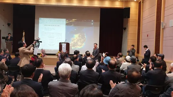 자유한국당 강남병지구당 현안보고대회가 삼성제1동 주민센타에서 개최되고 있다.