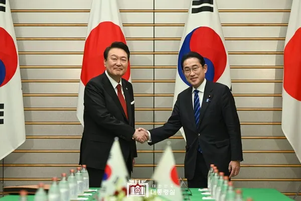 윤석열 대통령과 기시다 후미오 일본 총리.(사진_대통령실)