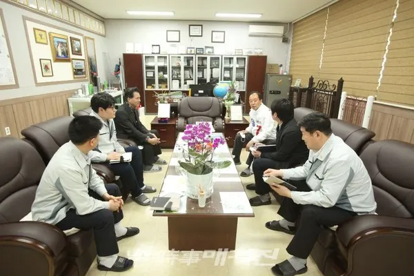 봉동산단입주기업 간담회(사진_선거사무소)