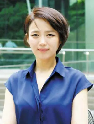 ▲ 신은주 FC의 경쟁력은 ‘진정성’이다. 고객을 단지 고객으로만 대하면 보험상품을 설명하고 가입시키면 된다. 하지만 그녀에게 고객은 가족이다. 가족의 건강과 미래를 책임져야 하는 보험이기에 꼼꼼하게 비교해서 제대로 된 포트폴리오를 짜준다.