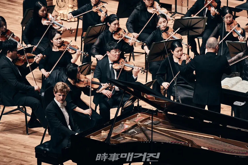 10일 클로징 콘서트-로렌스 르네스, 얀 리시에츠키 with SAC 페스티벌 오케스트라(사진_예술의전당)