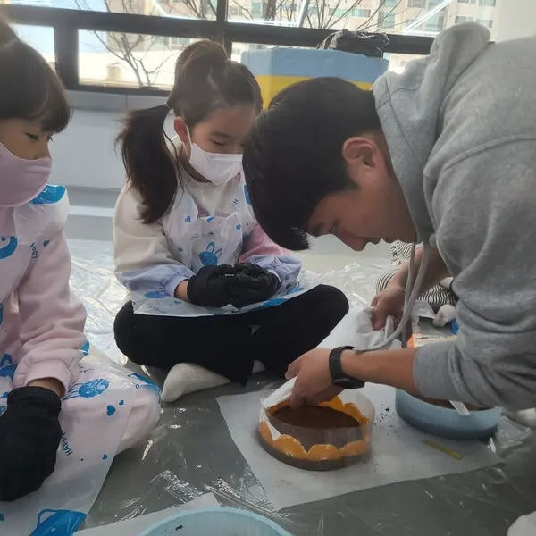 박형준 지도관장은 젊은 관장으로 아이들에게 때로는 형,삼촌과 같이 친근하면서도 또 때로는 아빠처럼 편안하게 다가올 수 있는 관장이 되고자 끊임없이 노력하고 있다.(사진_박형준 지도관장 제공)