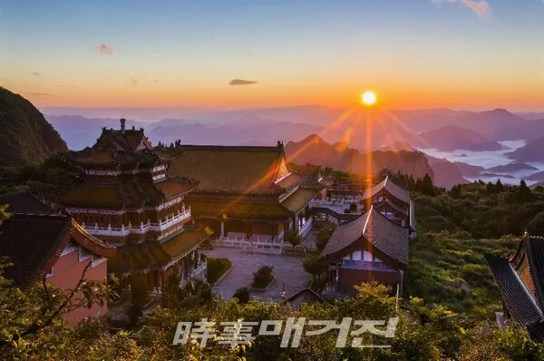 천문산 천문산사(사진_하나투어)