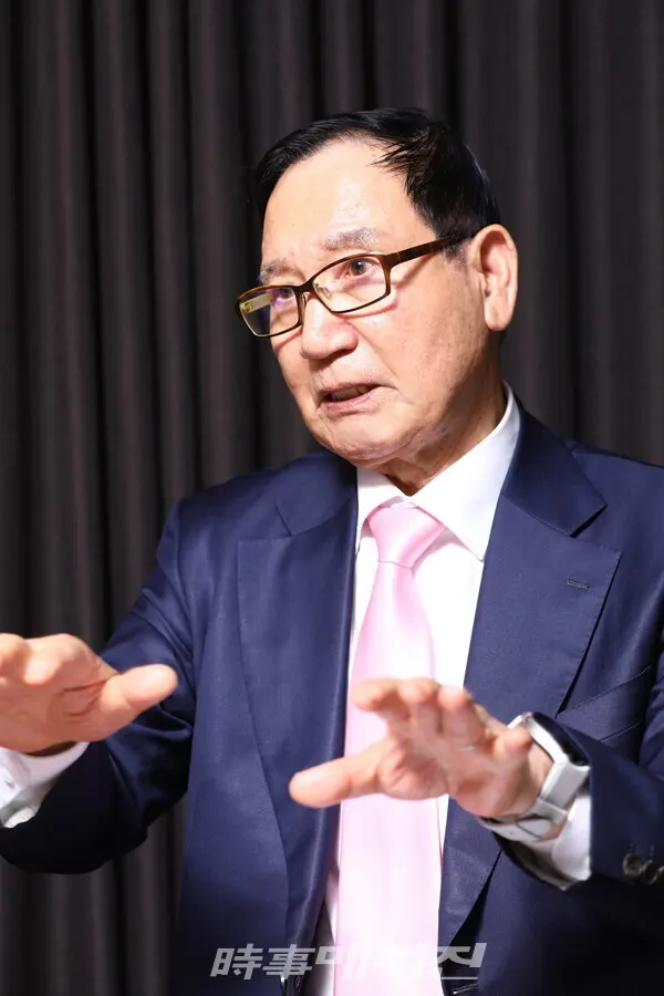 이규택 위원장은 노인복지청 설립이 시급하다고 강조했다. (사진_시사매거진 김형석 기자)