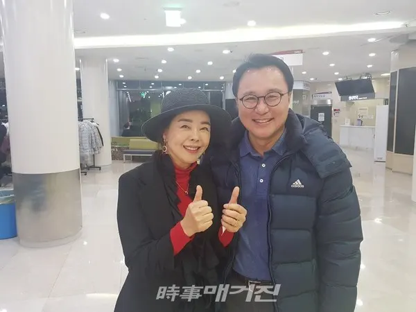 (좌)가수 우순실 (우)박종훈 고려대학교 안암병원장
