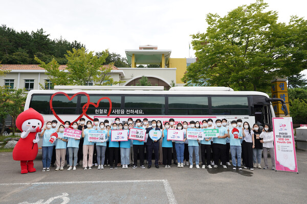 청년_자원봉사단_위아원이 지난 _8월_27일부터_헌혈_캠페인을_열고_총_7만_명_헌혈을_완료했다.(사진제공_신천지)