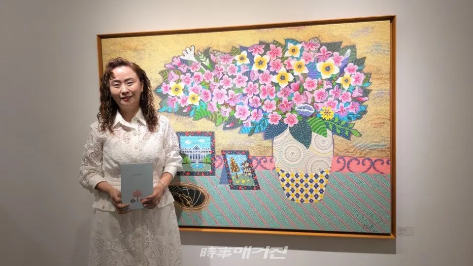 안명혜 작가, ‘2020, 내 마음의 우주를 열다’개인전에서 / 사진 _ 시사매거진 하명남 기자