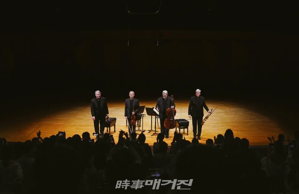 에머슨 스트링 콰르텟 ‘LAST DANCE’ (사진_오푸스)