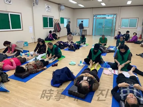 성산노인복지관의 발마사지 서비스 (사진:창원시청)