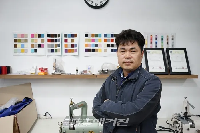 이경한 대표 또한 명품 가방 염색 부분에서 30년 가까운 경력과 전문성을 보유하고 있으며, 지난 2017년에는 EBS 극한직업, SBS생방송투데이 명품수선, 가방수선, 가방염색 편에 '명품가방 수선명가'로 소개되기도 했다.
