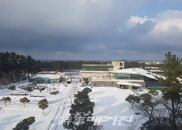 한라도서관 전경