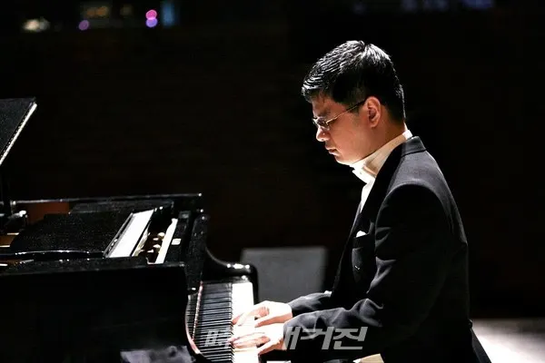 '제41회 흰 지팡이의 날 기념 시각장애인 재활복지대회' 서울특별시장 시민표창 수상자, 시각장애인 피아니스트 이재혁(사진_서울시)