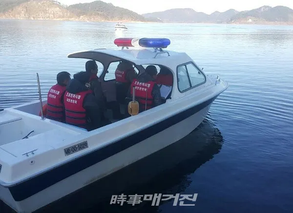 서해지방해양경찰청은 13일부터 동력수상레저기구 조종면허 시험 일정에 맞춰 조종면허시험 대행기관 현장 지도 점검을 실시한다.사진은 전남나주조종면허시험장 면허시험 모습이다.(사진_전남나주조종면허시험장 홈페이지)
