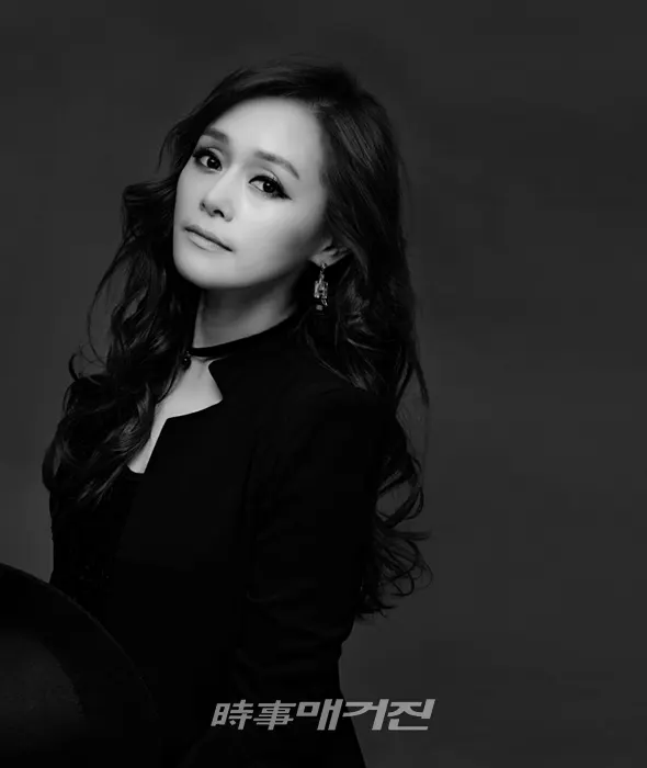 고등학생 때부터 가수의 꿈을 키운 김서영은 “저에게 있어 가장 큰 선물은 제 주변 사람이에요. ‘너무나 소중한 당신’ 그것만큼 중요한 선물은 없다고 생각해요”라고 말한다. (사진_G엔터테인먼트)