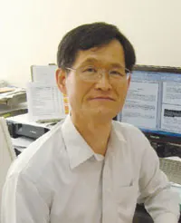 ▲ 사업단을 이끌고 있는 이동권 교수는 그동안의 연구 성과를 인정받아 Manquis Who′s Who, 영국 IBC에 등재되었으며, 대한 약학회 2009년 추계 학술 대회에서 녹암 학술상을 수상하였다.