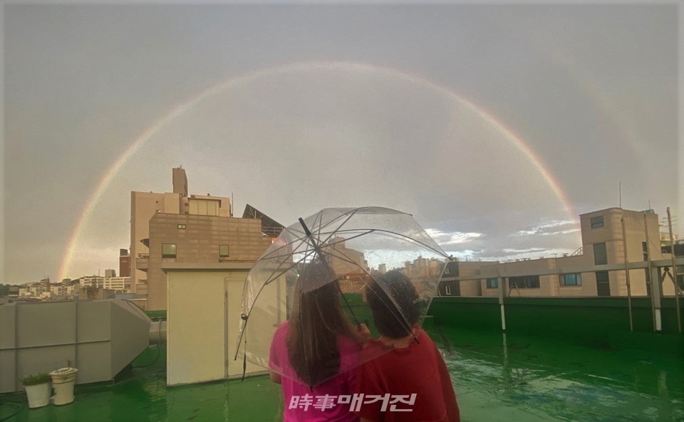 쌍무지개 뜨는 서울(사진_ 하명남 기자)