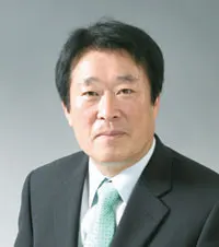▲ 백석초등학교 김한겸 교장은 공교육 내실화를 위해 교과서 위주의 학습과 ‘주요 과목 특성화 사업’을 운영하고 있다. 영어·수학·과학 등 주요과목 특성화 교육 통해 백석 어린이들의 학력 신장에 이바지 하고 있다.