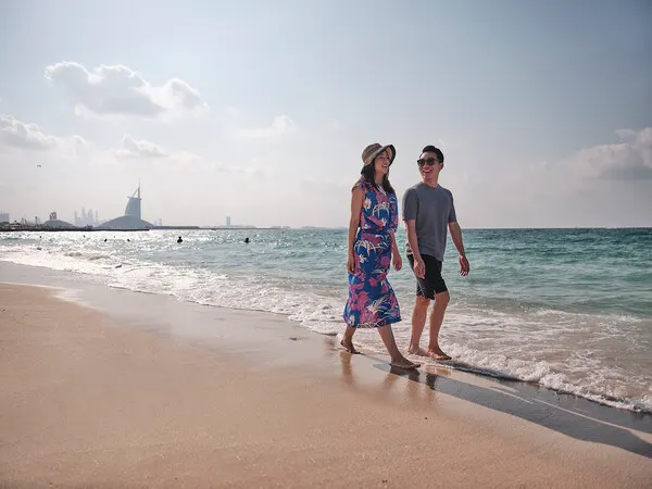 부르즈 알 아랍 배경의 카이트비치(출처_VisitDubai)