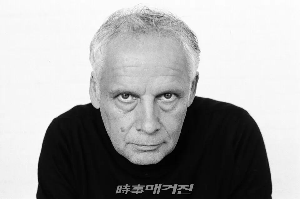 첼리스트 피터 비스펠베이 ©Oona Bovri